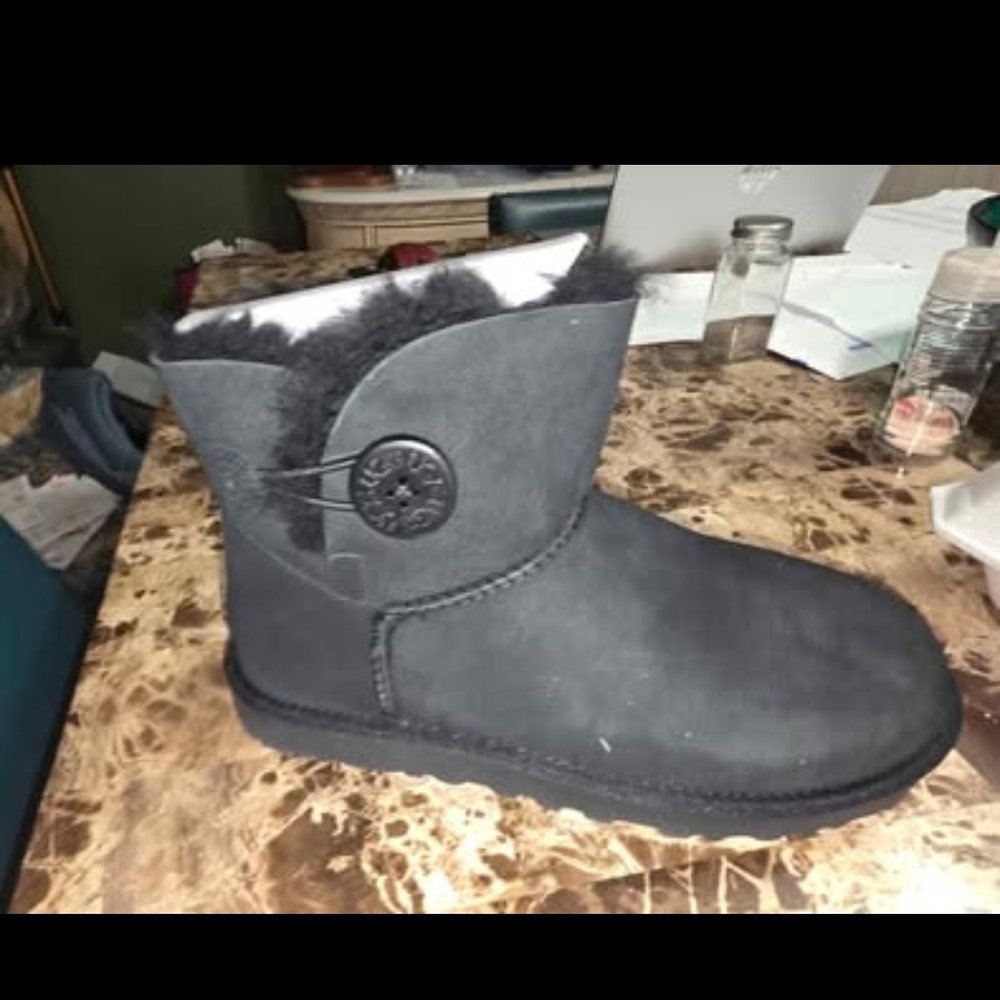 New UGG Mini Button Bailey Black Winter  Boots Plush Lining Size 7 1016422 - Picture 5 of 9